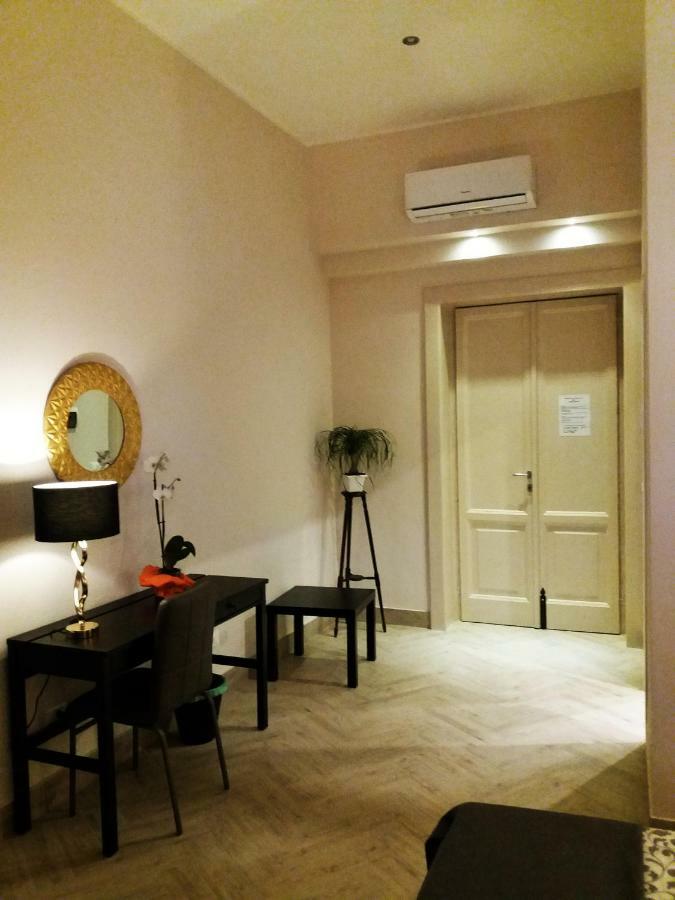 B&B Oriental Palace Catania-Fontanarossai nemzetközi repülőtér Kültér fotó